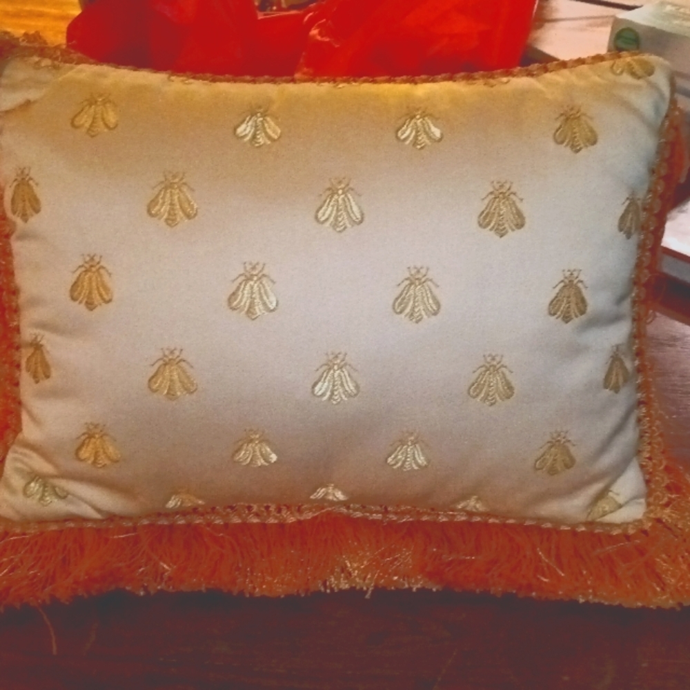 Vintage Gorgeous Bee Fringed Pillow